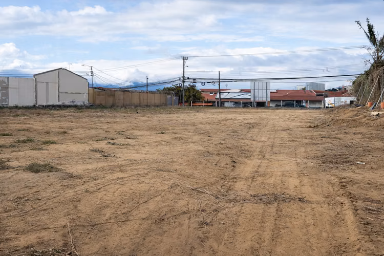 Lote con ubicación estratégica en Guadalupe