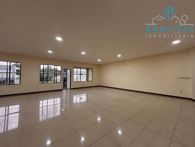 Alquiler de oficinas en Curridabat | 650 m2 | EXC UBICACIÓN | F 630