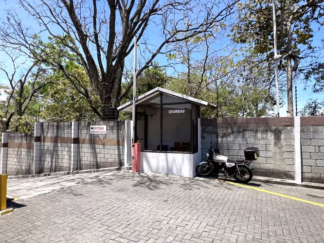 Alquiler de local u oficina muy cerca de Panasonic. Límite entre Belén y San Rafael de Alajuela.
