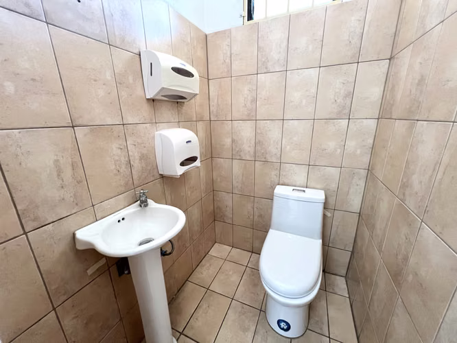 Alquiler de local u oficina muy cerca de Panasonic. Límite entre Belén y San Rafael de Alajuela.