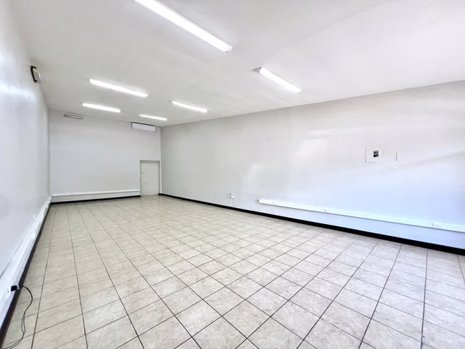 Alquiler de local u oficina muy cerca de Panasonic. Límite entre Belén y San Rafael de Alajuela.
