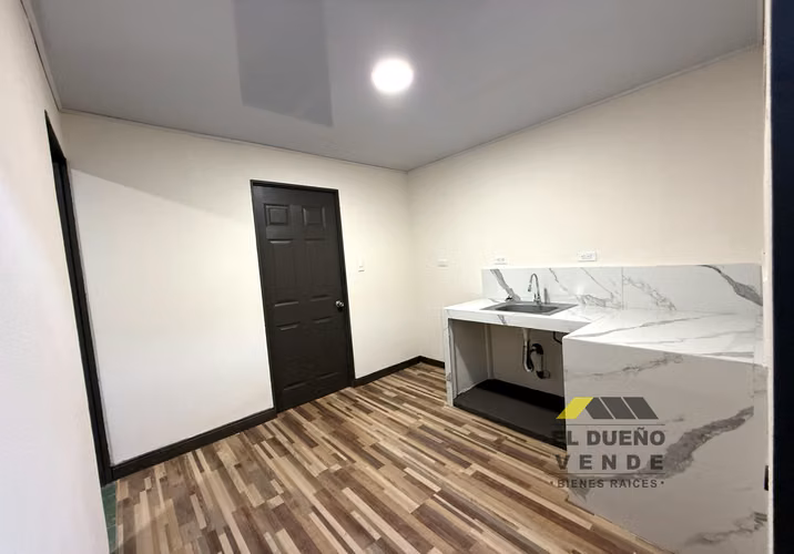 Propiedad en Venta con tres Apartamentos