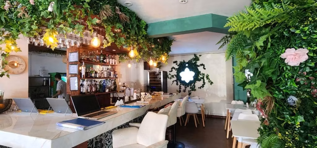 Restaurant for Transfer in Escalante, Fully Equipped with Liquor License, Ready to Operate