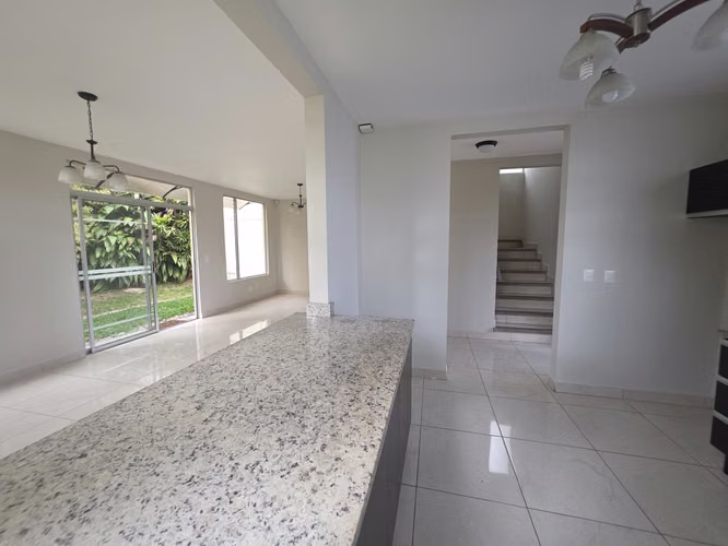 VENTA DE CASA EN SABANILLA MONTES DE OCA 3 HABITACIONES - Imagen 1