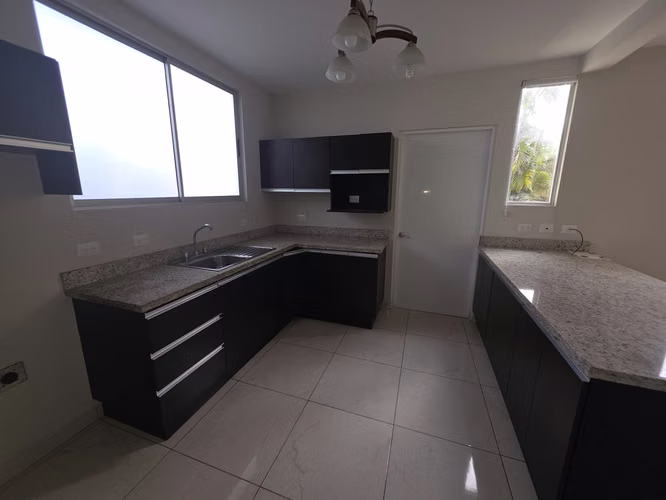 VENTA DE CASA EN SABANILLA MONTES DE OCA 3 HABITACIONES - Imagen 7