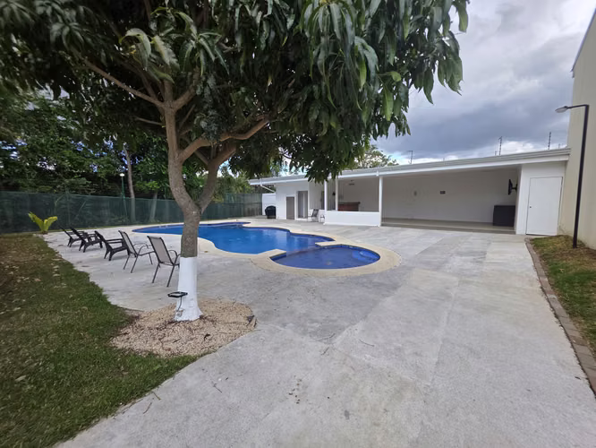 VENTA DE CASA EN SABANILLA MONTES DE OCA 3 HABITACIONES - Imagen 8