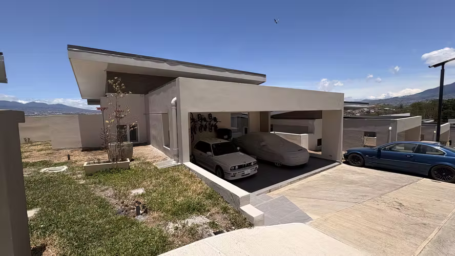 VENTA Casa Escazú Condo Lomas Guachipelín