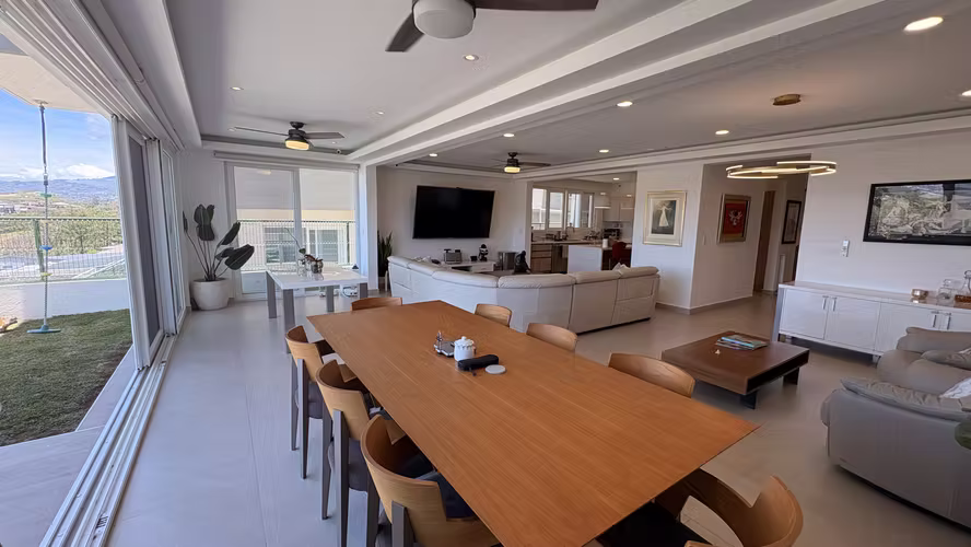 VENTA Casa Escazú Condo Lomas Guachipelín