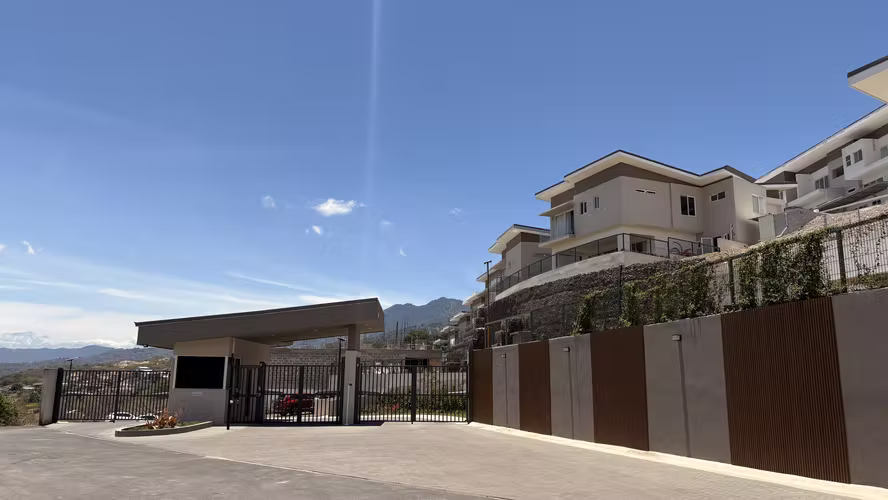 VENTA Casa Escazú Condo Lomas Guachipelín