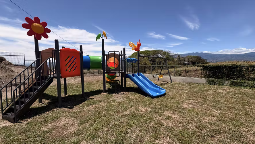 VENTA Casa Escazú Condo Lomas Guachipelín