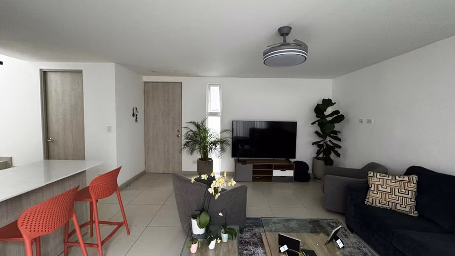 VENTA Casa Nasara + Línea blanca + AC (Santa Ana)