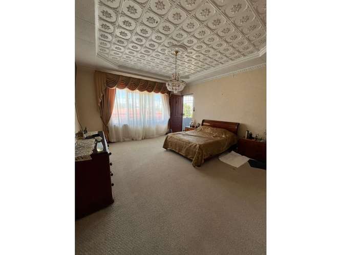 Venta elegante casa en residencial  en Alajuela centro - Imagen 12