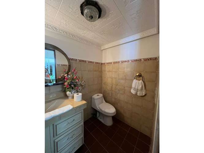 Venta elegante casa en residencial  en Alajuela centro - Imagen 3