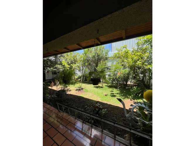 Venta elegante casa en residencial  en Alajuela centro - Imagen 7