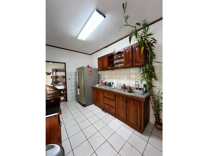 Venta elegante casa en residencial  en Alajuela centro - Imagen 20