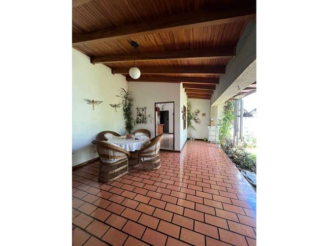 Venta elegante casa en residencial  en Alajuela centro - Imagen 11