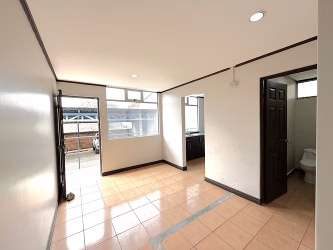 Edificio Corporativo en Alquiler en González Lahmann | Oficinas con Parqueo y Ubicación Estratégica