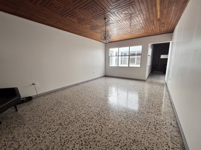 CASA | GUADALUPE DE CARTAGO | USO MIXTO | AMPLIOS ESPACIOS Y GRAN POTENCIAL COMERCIAL - Imagen 2