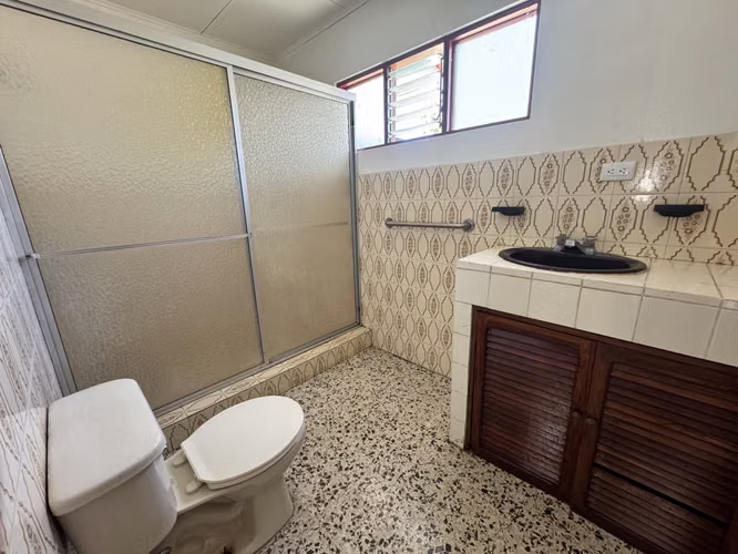 CASA | GUADALUPE DE CARTAGO | USO MIXTO | AMPLIOS ESPACIOS Y GRAN POTENCIAL COMERCIAL - Imagen 5