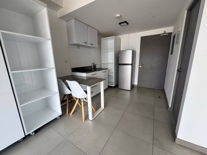 ALQUILER DE APARTAMENTO CON LÍNEA BLANCA EN TORRE CON PARQUEO