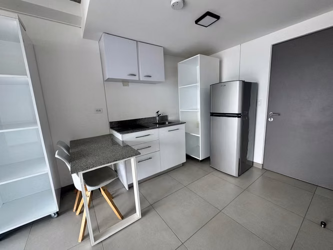 ALQUILER DE APARTAMENTO CON LÍNEA BLANCA EN TORRE CON PARQUEO