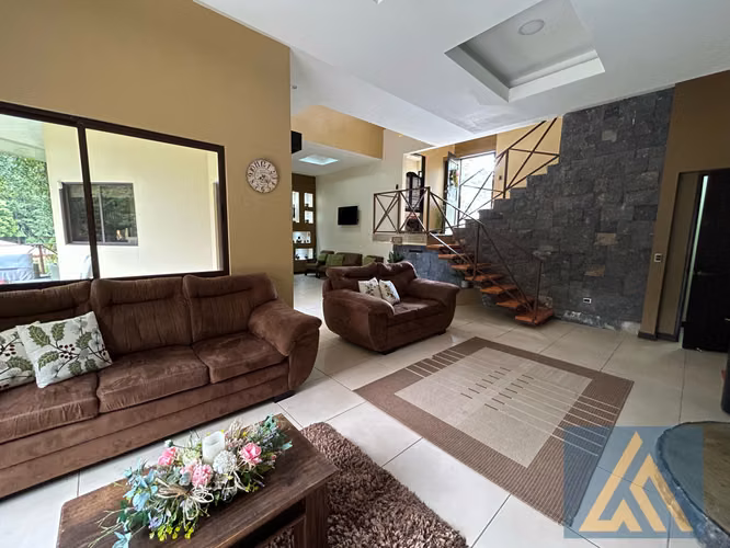 Casa de montaña en Venta o Alquiler – San Rafael de Heredia - Imagen 6