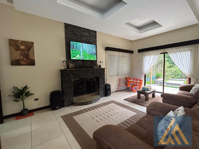 Casa de montaña en Venta o Alquiler – San Rafael de Heredia - Imagen 5