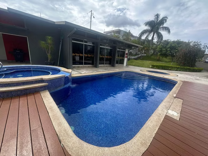 Venta Casa en Condominio - San Rafael, Montes de Oca - 3 Hab | 3 Parqueos