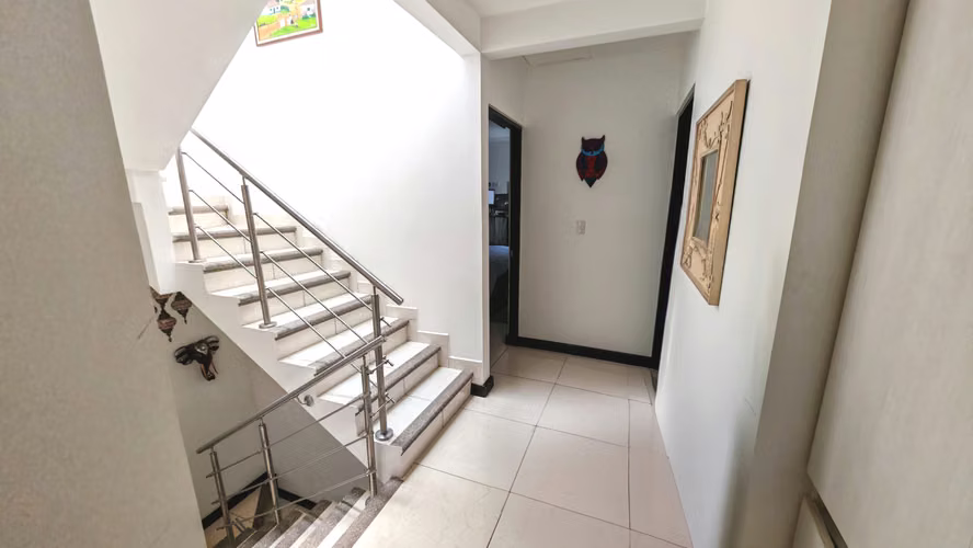 MODERNA CASA 3 PISOS CONDOMINIO TECKNAU SANTO DOMINGO - Imagen 6