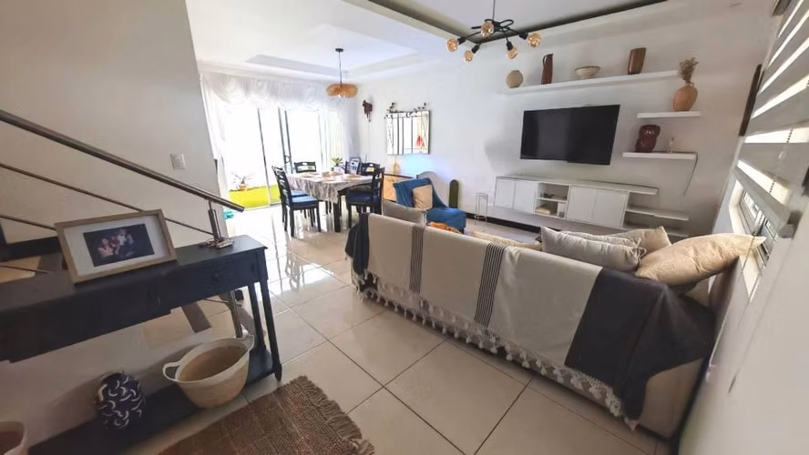 MODERNA CASA 3 PISOS CONDOMINIO TECKNAU SANTO DOMINGO - Imagen 2