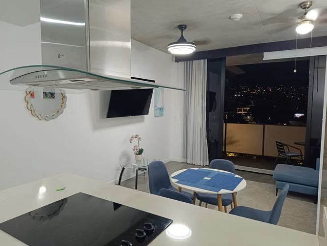 Apartamento amoblado en alquiler en Escazú Village, Escazú, San José