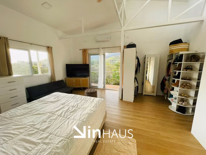 Venta de quinta con hermosa casa en residencial privado en Turrubares - EU
