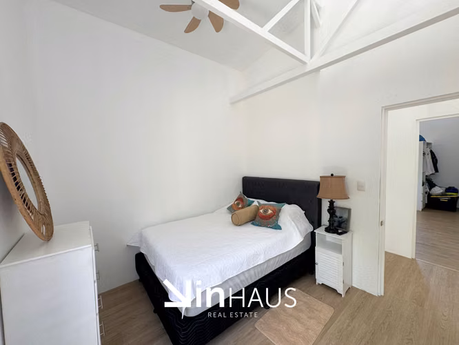Venta de quinta con hermosa casa en residencial privado en Turrubares - EU
