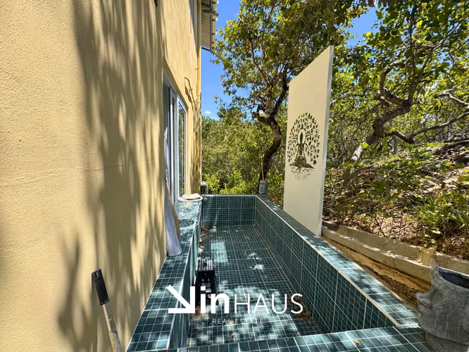 Venta de quinta con hermosa casa en residencial privado en Turrubares - EU