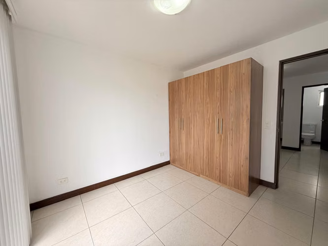 SE VENDE Apartamento en Condominio Almendares San Sebastián GUM - Imagen 5