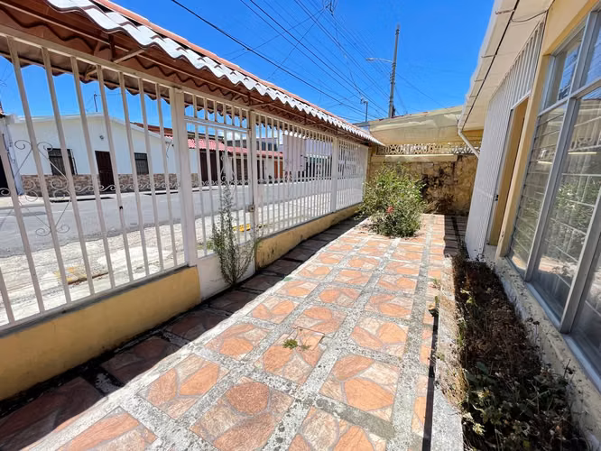 SE VENDE Casa en Santo Domingo Centro/uso Mixto/ SPM