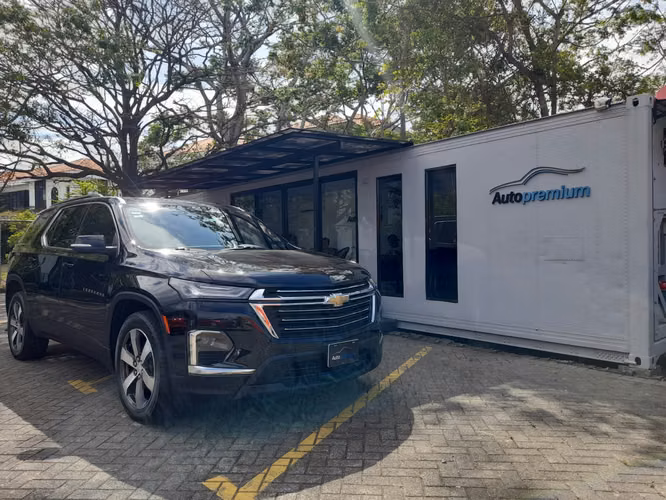 CHEVROLET TRAVERSE LT