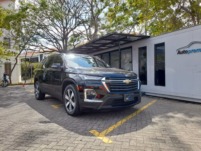 CHEVROLET TRAVERSE LT