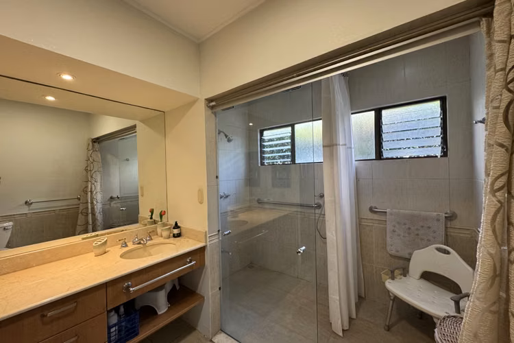Casa de un solo nivel totalmente accesible en Condominio Hacienda Real - Imagen 19