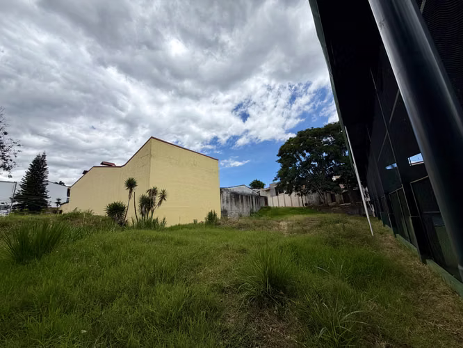 SE VENDE TERRENO EN LOMAS DE AYARCO - CURRIDABAT