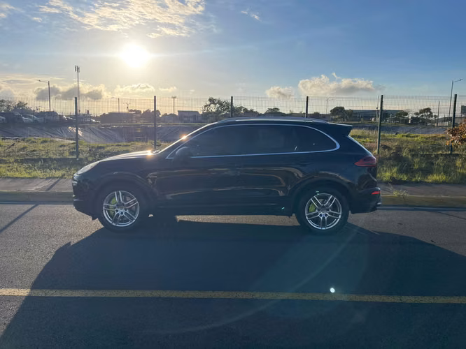 PORSCHE CAYENNE S E-HYBRID 2016