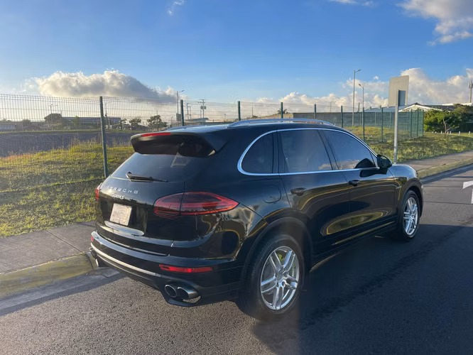 PORSCHE CAYENNE S E-HYBRID 2016