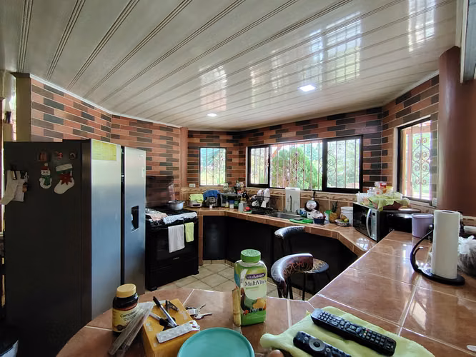 Venta de casa con terreno frutal en Cajón, Pérez Zeledón