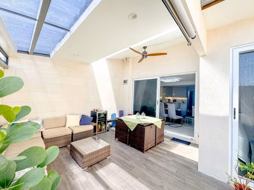 Townhouse remodelado en alquiler en Bosque de las Lomas, Escazú - Imagen 10