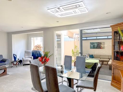 Townhouse remodelado en alquiler en Bosque de las Lomas, Escazú - Imagen 8
