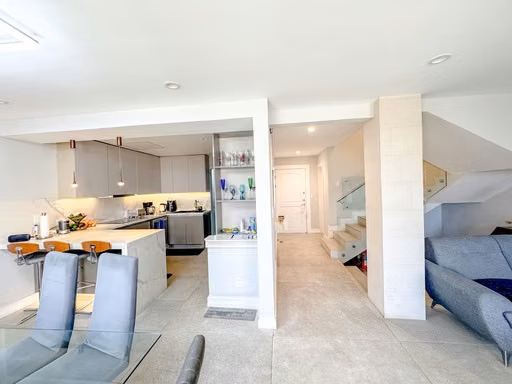 Townhouse remodelado en alquiler en Bosque de las Lomas, Escazú - Imagen 4