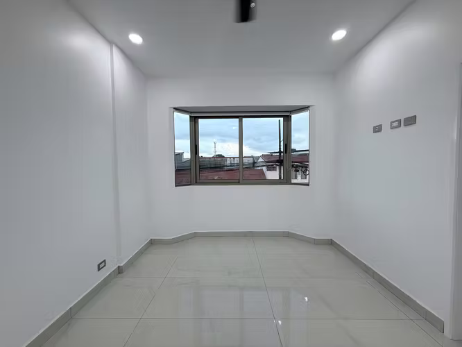 Alquiler de apartamento 3 habitaciones en Sabanilla - Imagen 6
