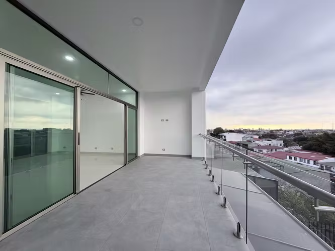 Alquiler de apartamento 3 habitaciones en Sabanilla - Imagen 3