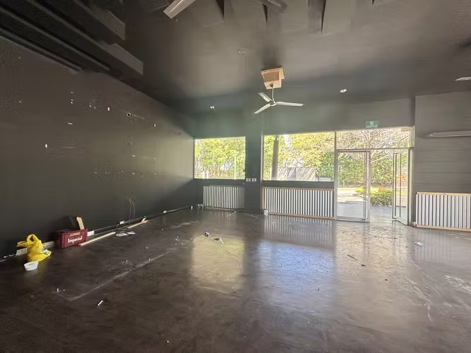 Local comercial 81m2 Santa Ana Lindora