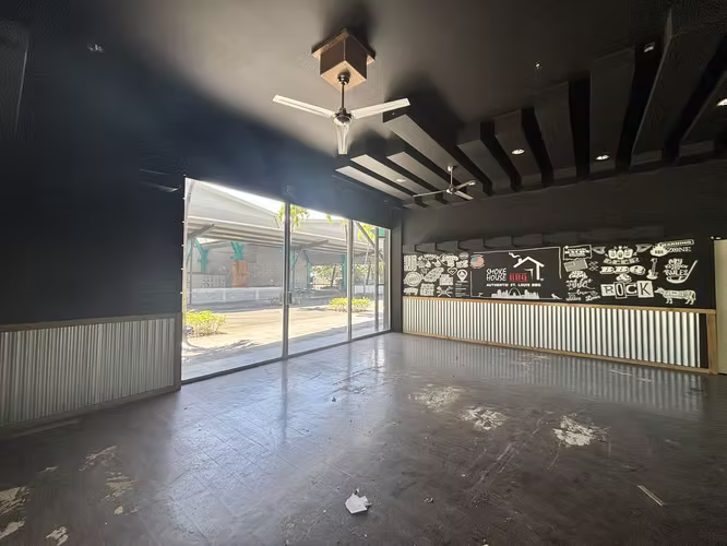 Local comercial 81m2 Santa Ana Lindora